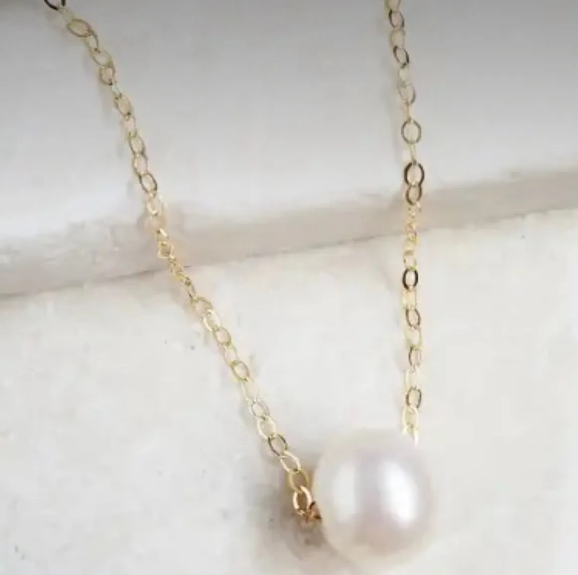 Accessories - White Freshwater Pearl Pendant