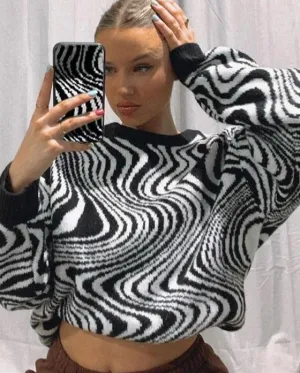 BLACK AND WHITE SWIRL SWEATER